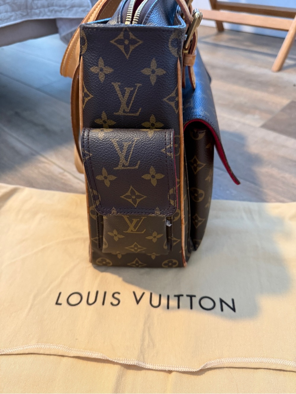 Louis Vuitton Monogram Tote with Natural Leather Trim, Authentic - Picture 4 of 13